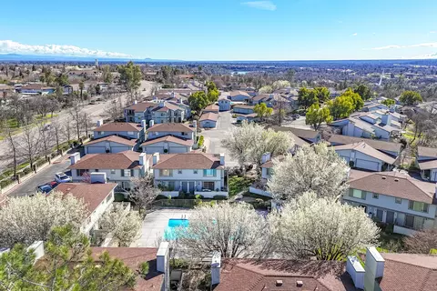 View/Area - 200 Ridgetop Dr #19, Redding, CA 96003 photo 3 of 7