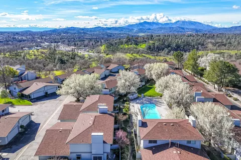 View/Area - 200 Ridgetop Dr #19, Redding, CA 96003 photo 5 of 7
