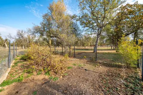 Exterior - 8180 Whispering Oaks Rd, Redding, CA 96002 photo 31 of 48