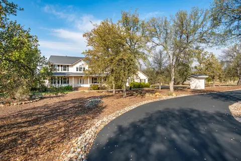 Exterior - 8180 Whispering Oaks Rd, Redding, CA 96002 photo 47 of 48