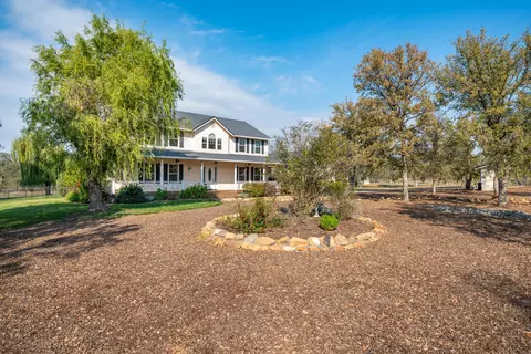 Exterior - 8180 Whispering Oaks Rd, Redding, CA 96002 photo 44 of 48