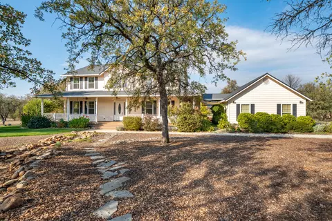 Exterior - 8180 Whispering Oaks Rd, Redding, CA 96002 photo 43 of 48
