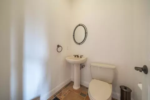 Bath - 8180 Whispering Oaks Rd, Redding, CA 96002 photo 1 of 7