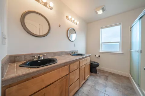 Bath - 8180 Whispering Oaks Rd, Redding, CA 96002 photo 6 of 7