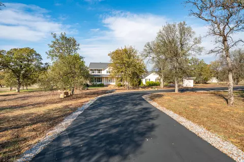 Exterior - 8180 Whispering Oaks Rd, Redding, CA 96002 photo 46 of 48
