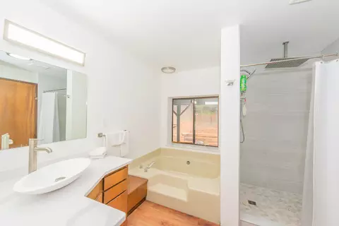 Bath - 399 410 Lake Forest Dr, Trinity Center, CA 96091 photo 3 of 6