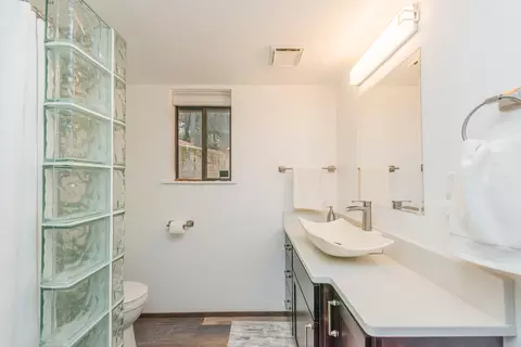 Bath - 399 410 Lake Forest Dr, Trinity Center, CA 96091 photo 6 of 6