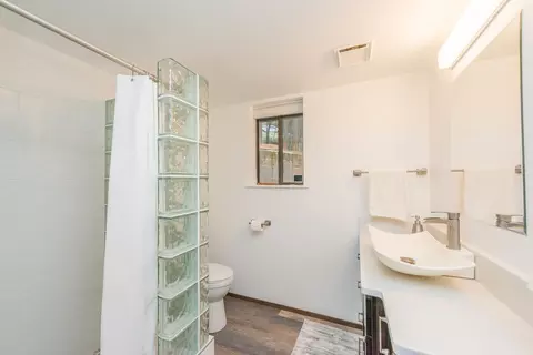 Bath - 399 410 Lake Forest Dr, Trinity Center, CA 96091 photo 5 of 6