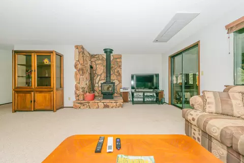 Living - 399 410 Lake Forest Dr, Trinity Center, CA 96091 photo 4 of 10