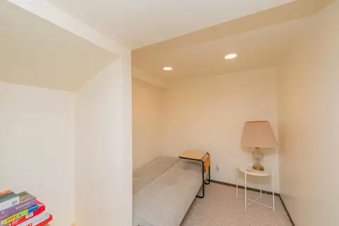 Bedroom - 399 410 Lake Forest Dr, Trinity Center, CA 96091 photo 8 of 8