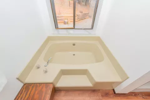 Bath - 399 410 Lake Forest Dr, Trinity Center, CA 96091 photo 4 of 6