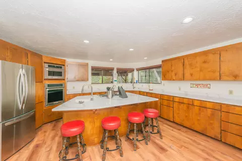 Kitchen - 399 410 Lake Forest Dr, Trinity Center, CA 96091 photo 1 of 12