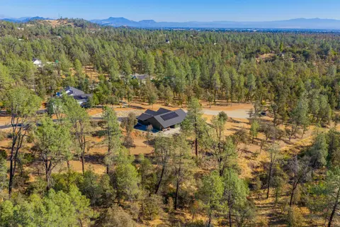 View/Area - 9081 Silver King Rd, Redding, CA 96001 photo 3 of 6