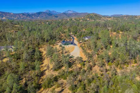 View/Area - 9081 Silver King Rd, Redding, CA 96001 photo 5 of 6