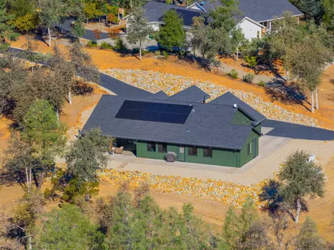 View/Area - 9081 Silver King Rd, Redding, CA 96001 photo 2 of 6