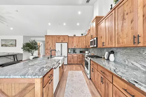 Kitchen - 9081 Silver King Rd, Redding, CA 96001 photo 3 of 7