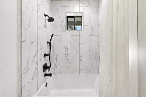 Bath - 9081 Silver King Rd, Redding, CA 96001 photo 4 of 4