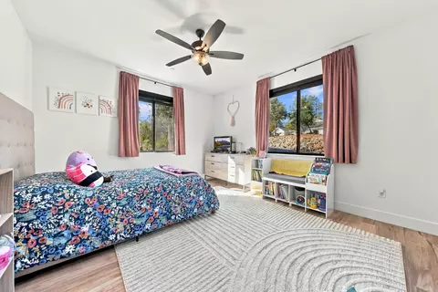 Bedroom - 9081 Silver King Rd, Redding, CA 96001 photo 2 of 3