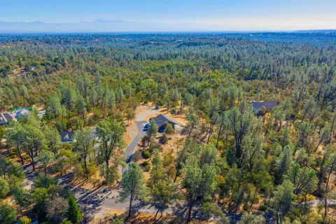 View/Area - 9081 Silver King Rd, Redding, CA 96001 photo 6 of 6