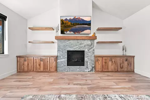 Living - 9081 Silver King Rd, Redding, CA 96001 photo 3 of 4