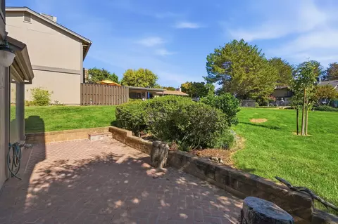 Exterior - 1953 Bechelli Ln, Redding, CA 96002 photo 6 of 17