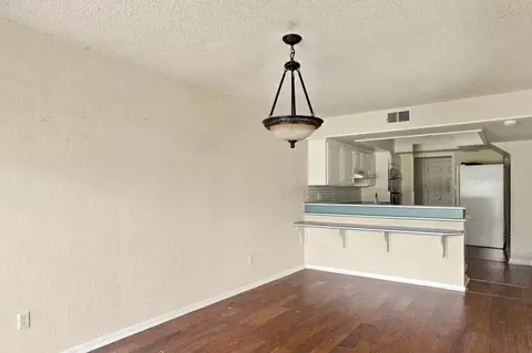 Living - 1953 Bechelli Ln, Redding, CA 96002 photo 10 of 13