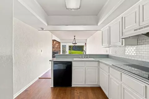 Kitchen - 1953 Bechelli Ln, Redding, CA 96002 photo 3 of 3