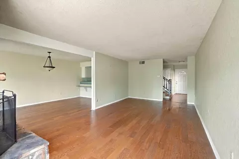 Living - 1953 Bechelli Ln, Redding, CA 96002 photo 6 of 13