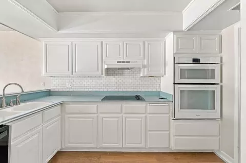 Kitchen - 1953 Bechelli Ln, Redding, CA 96002 photo 2 of 3