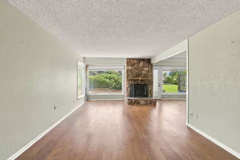 Living - 1953 Bechelli Ln, Redding, CA 96002 photo 2 of 13