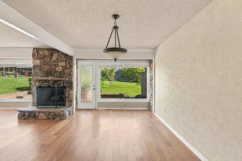 Living - 1953 Bechelli Ln, Redding, CA 96002 photo 8 of 13