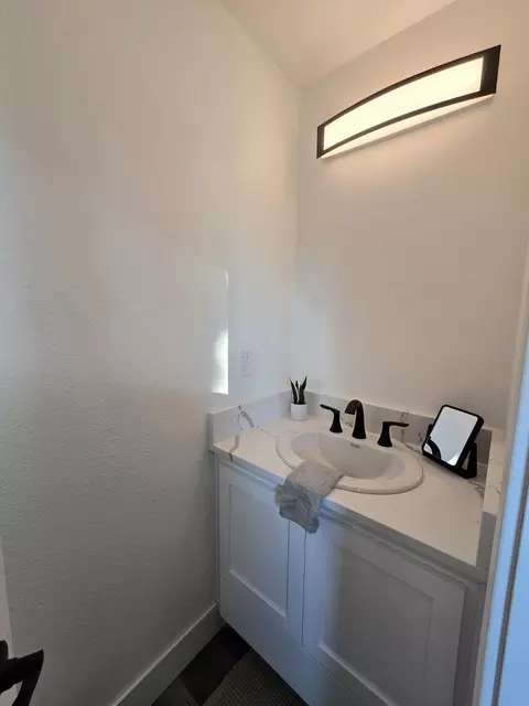 Bath - 9825 Oak Run Rd, Oak Run, CA 96069 photo 1 of 3