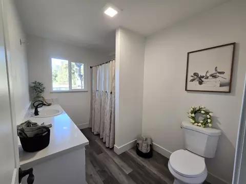Bath - 9825 Oak Run Rd, Oak Run, CA 96069 photo 2 of 3