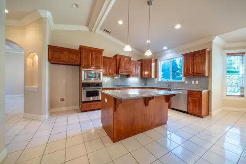 Kitchen - 4930 Yellowstone Dr, Redding, CA 96002 photo 1 of 5