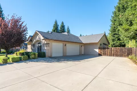 Exterior - 4930 Yellowstone Dr, Redding, CA 96002 photo 4 of 21