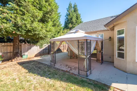 Exterior - 4930 Yellowstone Dr, Redding, CA 96002 photo 18 of 21