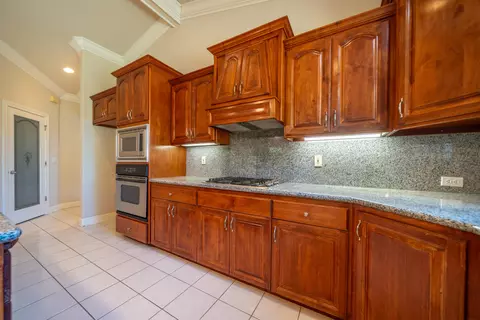 Kitchen - 4930 Yellowstone Dr, Redding, CA 96002 photo 4 of 5