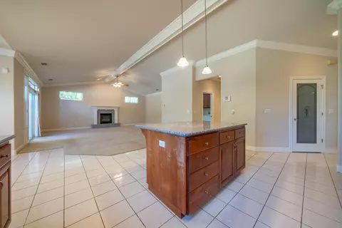 Living - 4930 Yellowstone Dr, Redding, CA 96002 photo 12 of 13