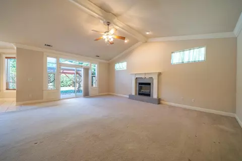 Living - 4930 Yellowstone Dr, Redding, CA 96002 photo 9 of 13