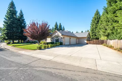 Exterior - 4930 Yellowstone Dr, Redding, CA 96002 photo 3 of 21
