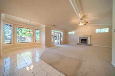 Living - 4930 Yellowstone Dr, Redding, CA 96002 photo 7 of 13