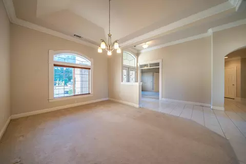 Living - 4930 Yellowstone Dr, Redding, CA 96002 photo 2 of 13