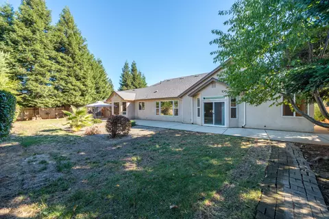 Exterior - 4930 Yellowstone Dr, Redding, CA 96002 photo 14 of 21