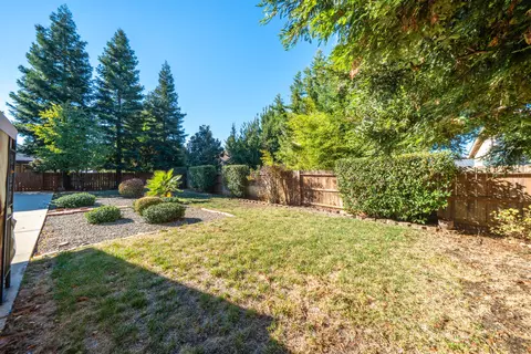 Exterior - 4930 Yellowstone Dr, Redding, CA 96002 photo 9 of 21