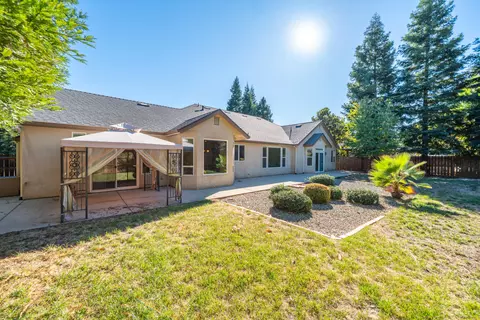 Exterior - 4930 Yellowstone Dr, Redding, CA 96002 photo 16 of 21