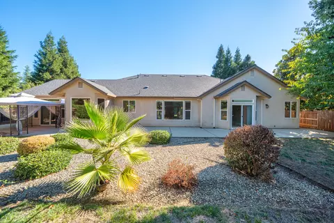 Exterior - 4930 Yellowstone Dr, Redding, CA 96002 photo 15 of 21