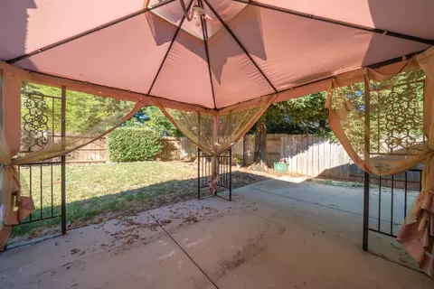 Exterior - 4930 Yellowstone Dr, Redding, CA 96002 photo 19 of 21