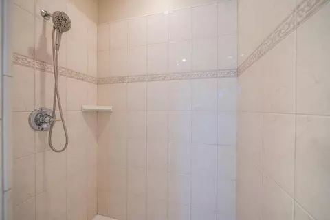Bath - 4930 Yellowstone Dr, Redding, CA 96002 photo 3 of 5