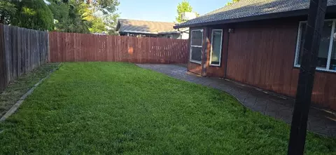Exterior - 2554 Capella St, Redding, CA 96002 photo 4 of 13