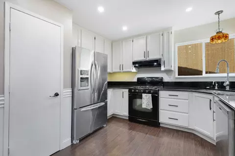 Kitchen - 2554 Capella St, Redding, CA 96002 photo 2 of 2